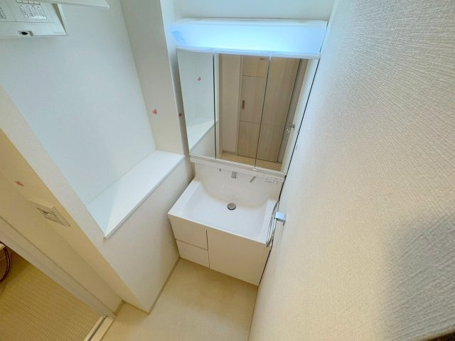 エムズセントラル上新庄の独立洗面台