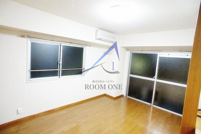 ニューハウス西日暮里の居間・リビング|洋室のお部屋です。