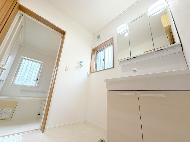 昭島市宮沢町2丁目　リフォーム中古戸建の洗面所