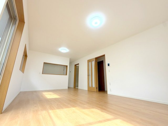 昭島市宮沢町2丁目　リフォーム中古戸建の居間・リビング