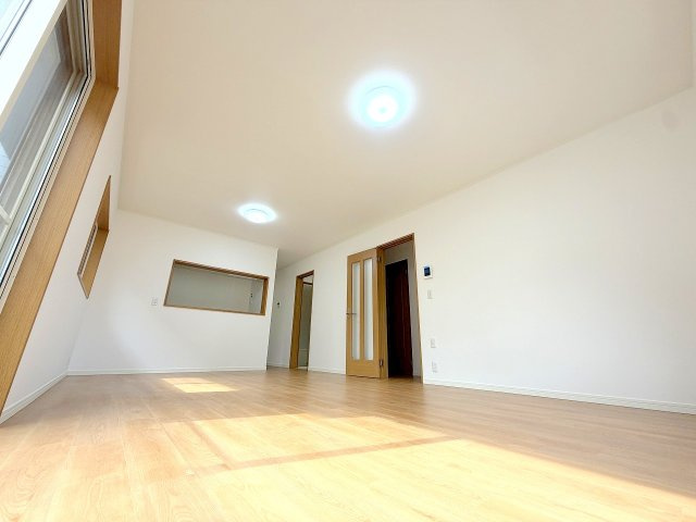 昭島市宮沢町2丁目　リフォーム中古戸建の居間・リビング