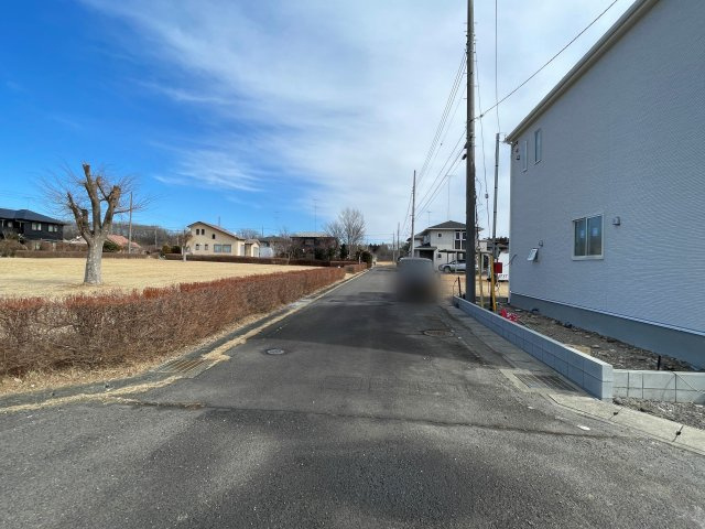 新築戸建・新築建売　那須塩原市関谷第4　箒根学園の前面道路含む現地写真|角地物件なので陽当たりや風通しが良好です！