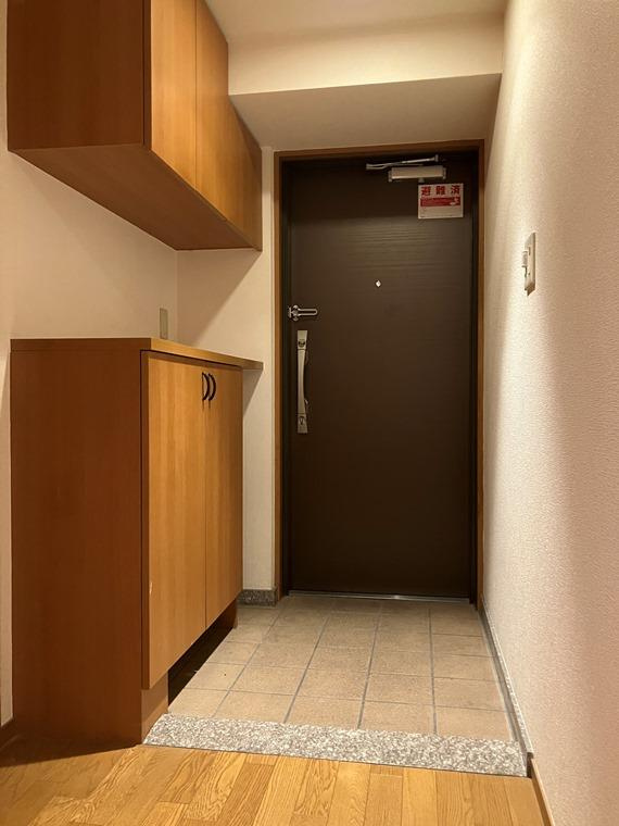 ヴィルヌーブ浦和常盤の玄関|明るい玄関です