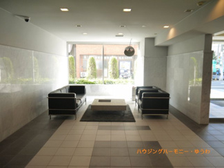 【その他共用部分】 | エントランス内部は、広々としたロビー。