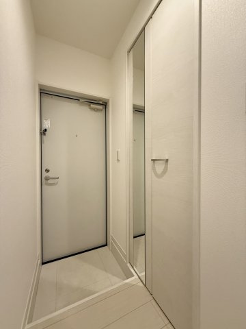 グランドライフ久留米の玄関|シューズボックス付きの玄関です☆
