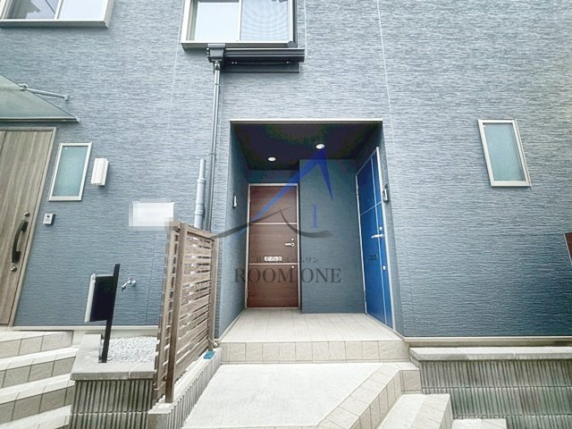 アジュールのエントランス|エントランスです。