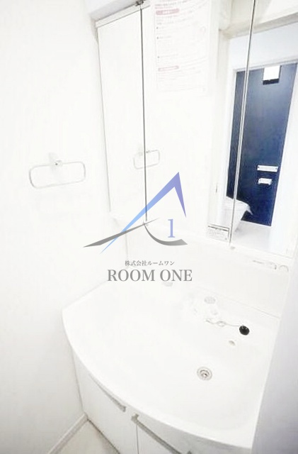 アジュールの洗面所|独立洗面台です。