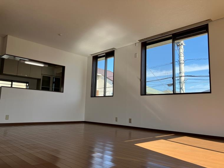 別所戸建の居間・リビング|リビングです