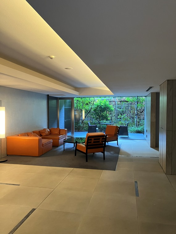 プラウド浦和常盤サンクアージュのロビー|毎日通るロビーはこのようになっています