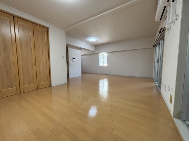 コープ木場の洋室