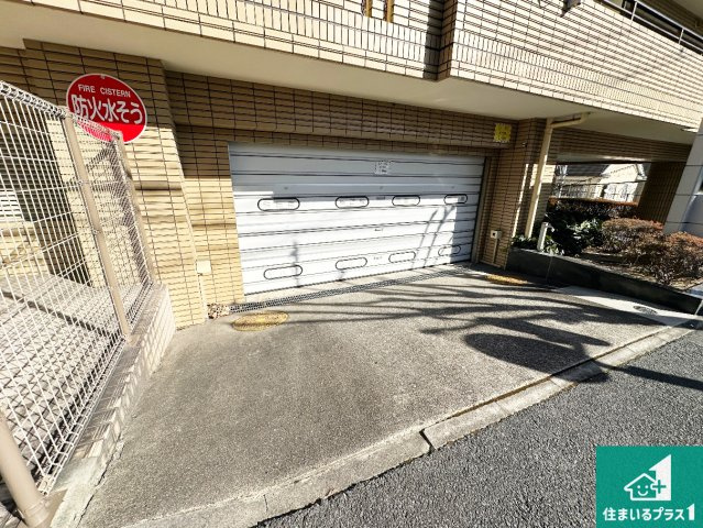 フローレスタ学園前の駐車場|共用部（駐車場）