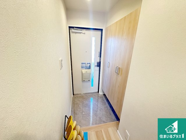 フローレスタ学園前の玄関|シューズボックスにはたくさんの靴が収納できるので玄関周りはいつもスッキリ！ご家族が増えても安心！