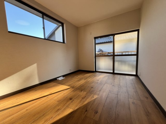 松橋町両仲間戸建の洋室