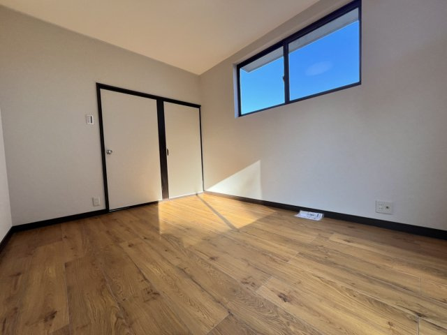 松橋町両仲間戸建の洋室