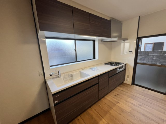 松橋町両仲間戸建のキッチン