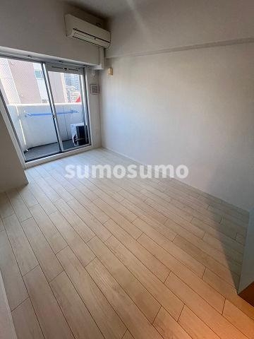 グランパーク大阪WESTの居間・リビング