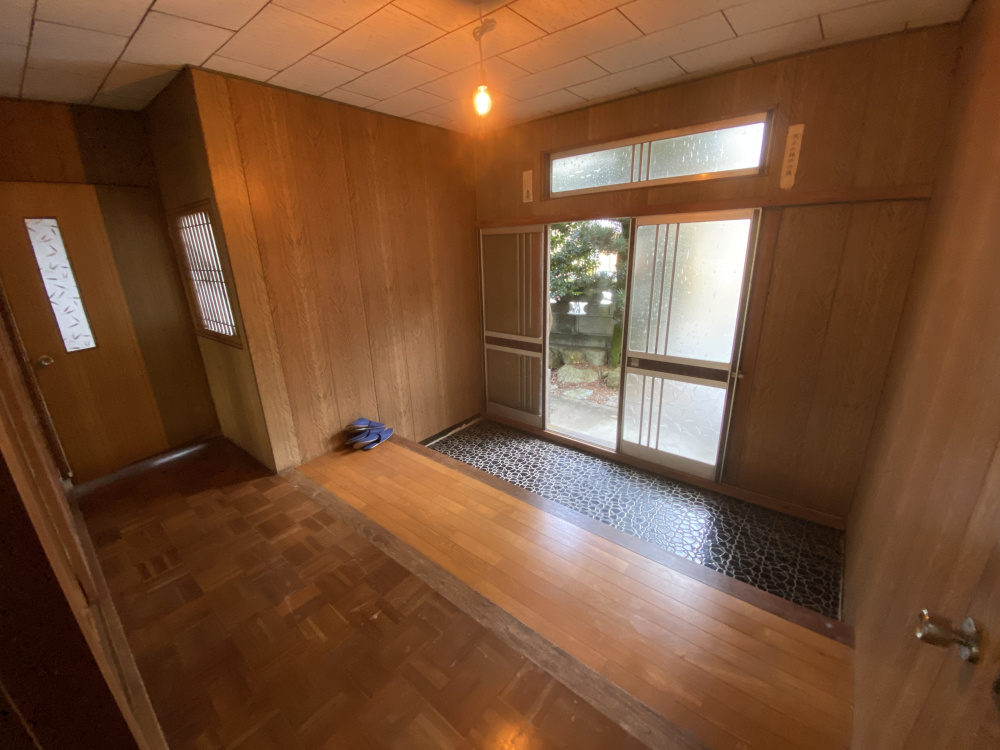 丹波市青垣町西芦田の中古一戸建の玄関