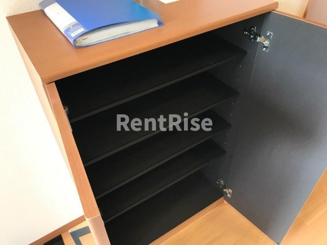 プチ ヴィラージュⅡの玄関|下駄箱