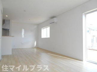 【居間・リビング】 | 矢吹町八幡町新築一戸建て2棟 | ゆったりとしたリビングです