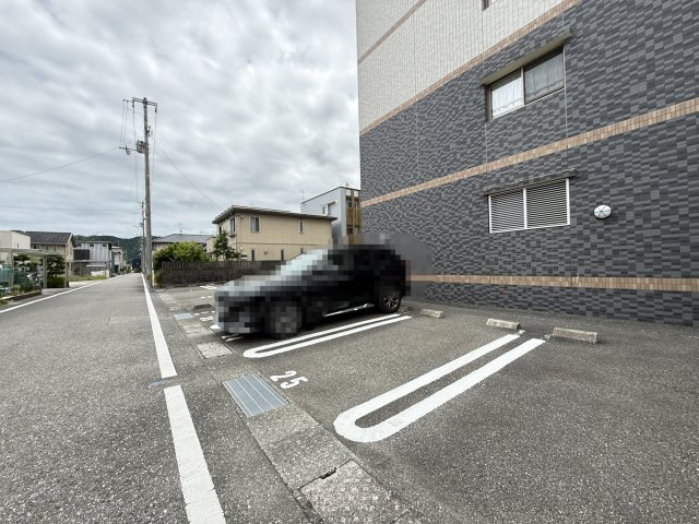 グランドール百石Ⅰの駐車場