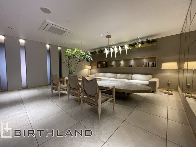 中古マンション　プレミスト郡山Green Marksのエントランス|エントランスは落ち着いた雰囲気です。