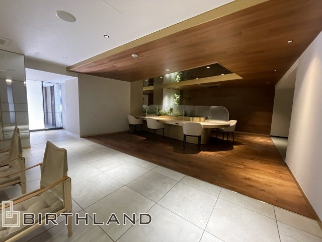 中古マンション　プレミスト郡山Green Marksのエントランス|広々としたエントランスです。