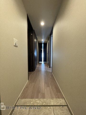 中古マンション　プレミスト郡山Green Marksの内装|すっきりとした室内廊下です。