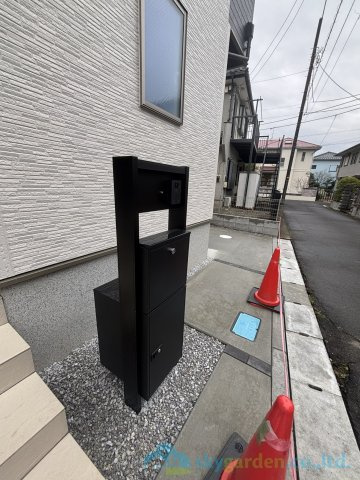 平塚市夕陽ケ丘第2期　新築戸建　全2棟2号棟の玄関