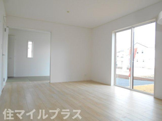 【居間・リビング】 | 矢吹町八幡町新築一戸建て2棟 | ゆったり過ごせるリビングです