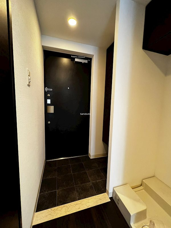 ル・パルトネール難波の玄関