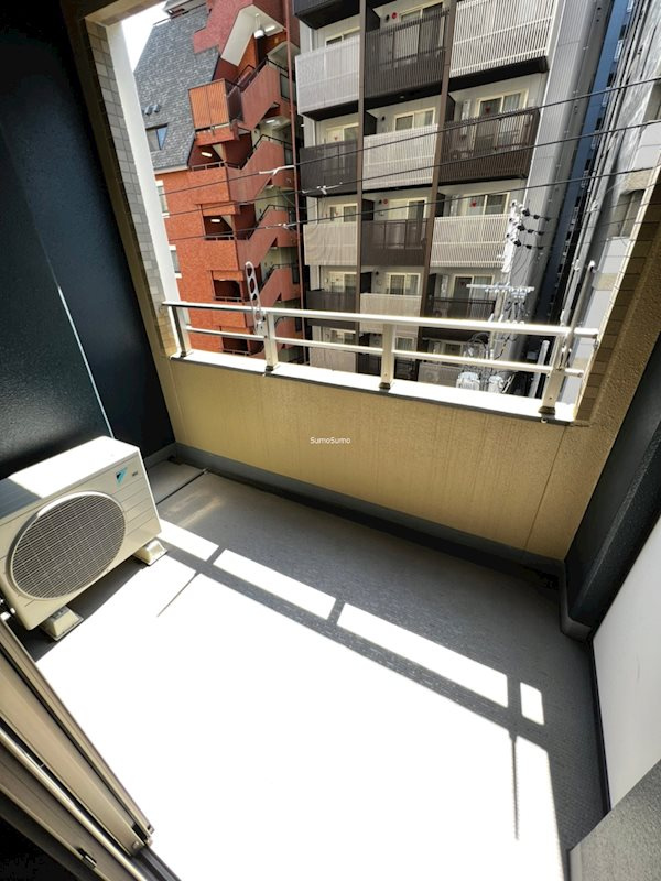 ル・パルトネール難波のバルコニー