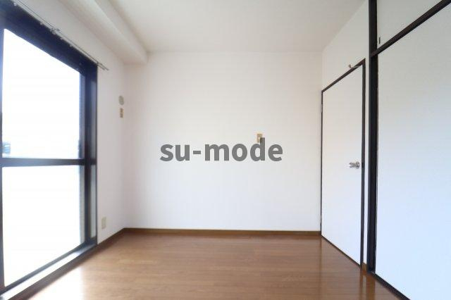 グロリア白川の洋室