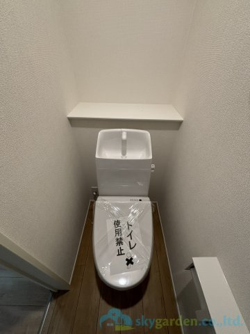 平塚市夕陽ケ丘第2期　新築戸建　全2棟1号棟のトイレ