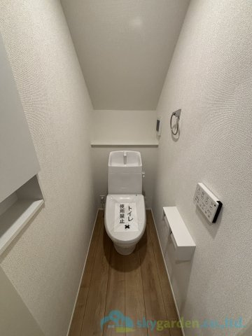 平塚市夕陽ケ丘第2期　新築戸建　全2棟1号棟のトイレ