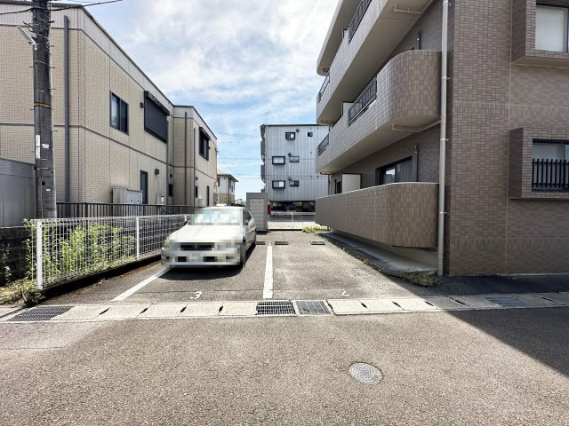 グランツⅠの駐車場