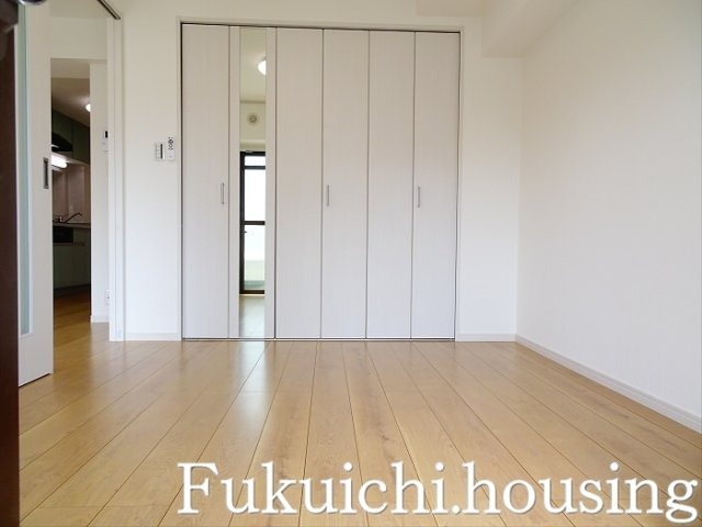 ホワイトハウス赤堤の寝室