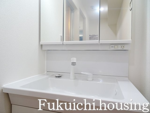 ホワイトハウス赤堤の洗面所