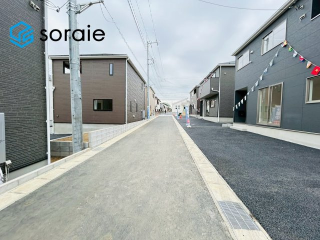 飯能市双柳第37全14棟　新築戸建　クレイドルガーデンの前面道路含む現地写真|2月17日撮影