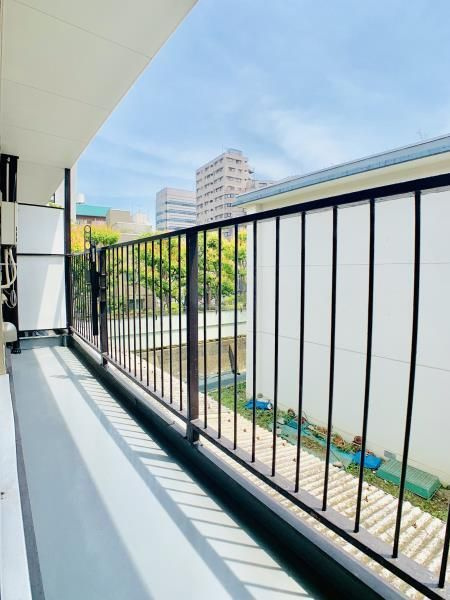 太平ビルのバルコニー