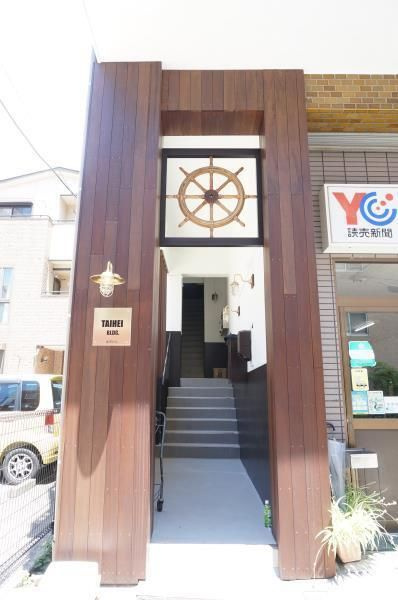 太平ビルのエントランス|共用階段