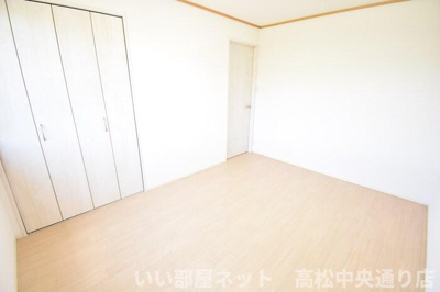 【洋室】 | リヴィエールヨウコ | 洋室６帖