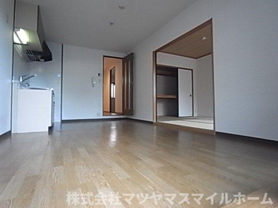 【居間・リビング】 | 吉鴻ハイネスⅢ | 和室6帖