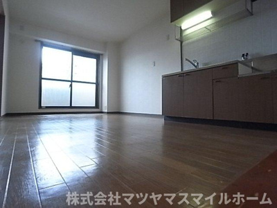 【居間・リビング】 | 吉鴻ハイネスⅢ