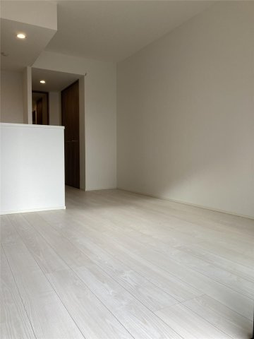 S-RESIDENCE六ツ門abreastIIの居間・リビング|10.8帖の洋室です