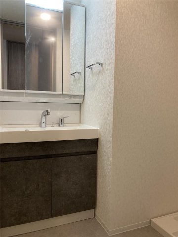 S-RESIDENCE六ツ門abreastIIの独立洗面台|忙しい朝にもうれしい独立洗面台付き