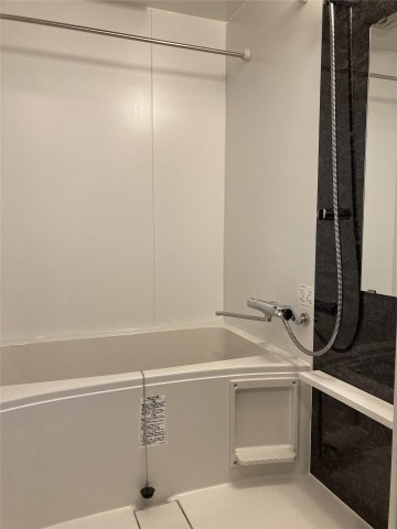 S-RESIDENCE六ツ門abreastIIの浴室|清潔感のあるお風呂です