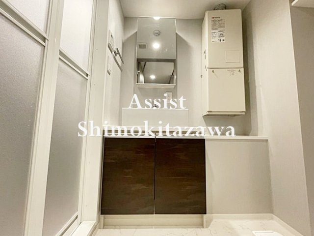 ウェルスクエア高井戸東の独立洗面台