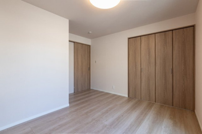 【洋室】 | 大阪市都島区都島本通3丁目　新築戸建て♪ | 【施工例写真】洋室♪
収納付き洋室♪