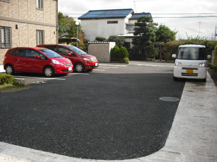 フレシール　Bの駐車場