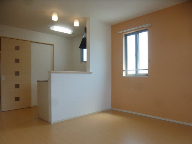 姫路市辻井２丁目のハイツの居間・リビング